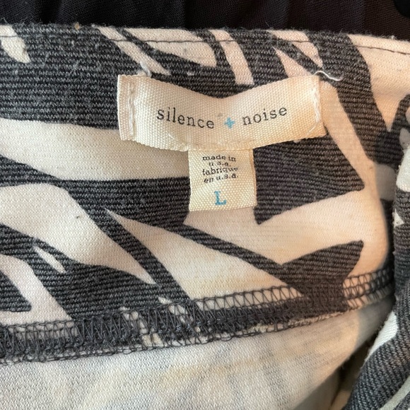 Silence & Noise Geometric Patterned Mini Skirt - Picture 4 of 4